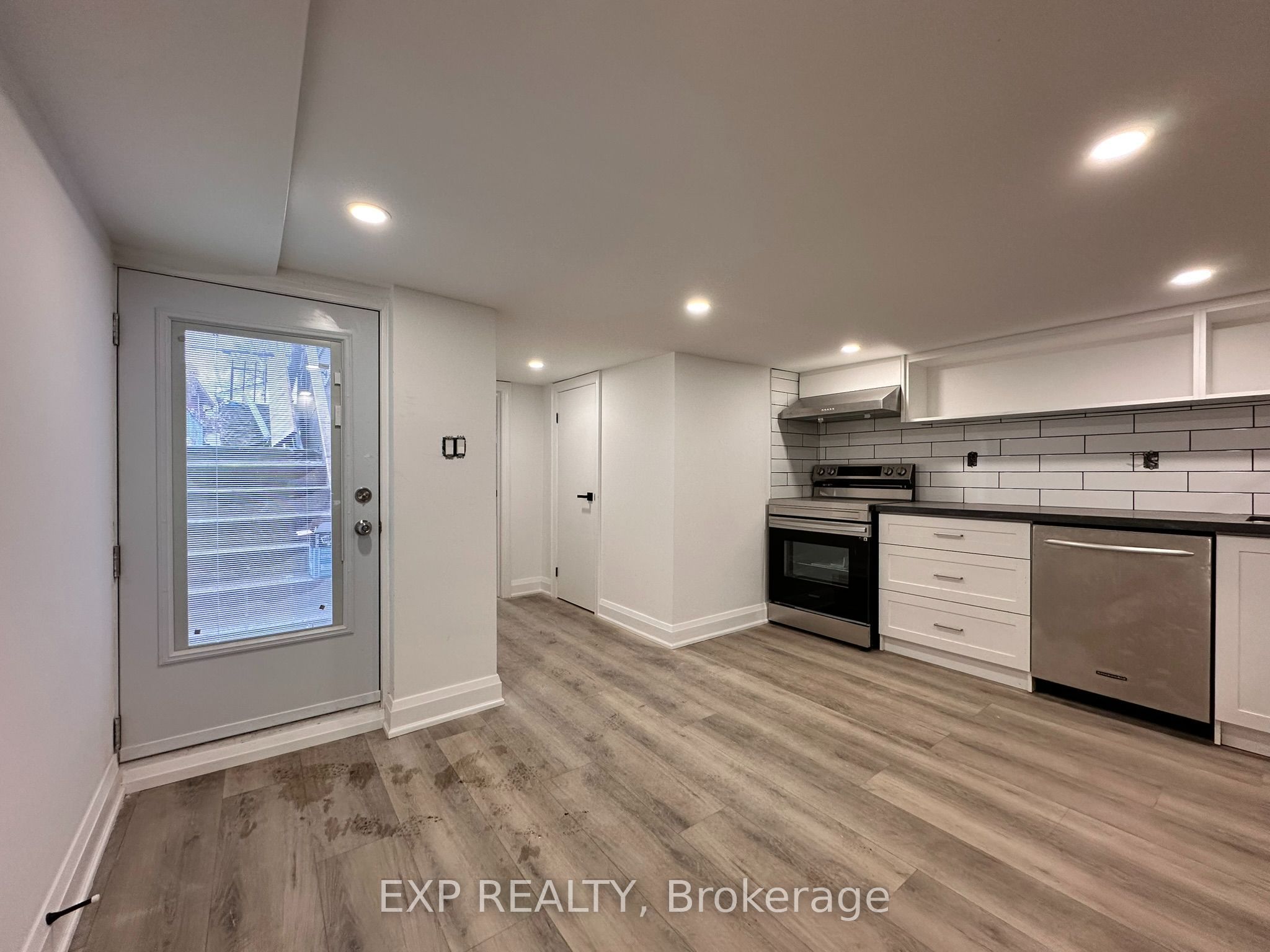 Residential Lease in Toronto C01 3
