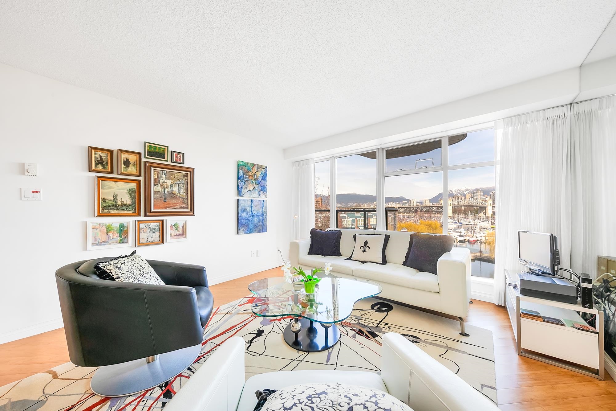 533 - 1515 W 2 Nd Avenue, Condo with 1 bedrooms, 1 bathrooms and 1 parking in Vancouver BC | Image 3