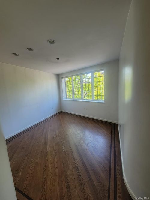 3-282 Rodney St, Brooklyn, NY, 11211-7500 | Card Image