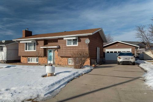 5216 56 Ave, Eckville, AB, T0M0X0 | Card Image