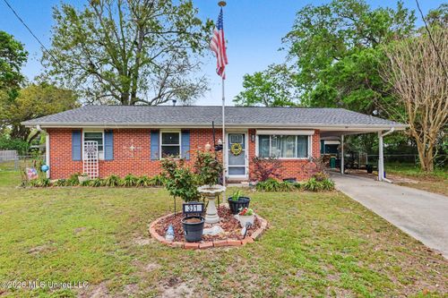 331 Shirley Ct, Biloxi, MS, 39531-3415 | Card Image