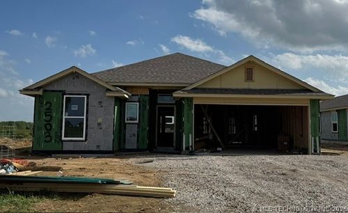 2503 W Main St, Collinsville, OK, 74021-3033 | Card Image