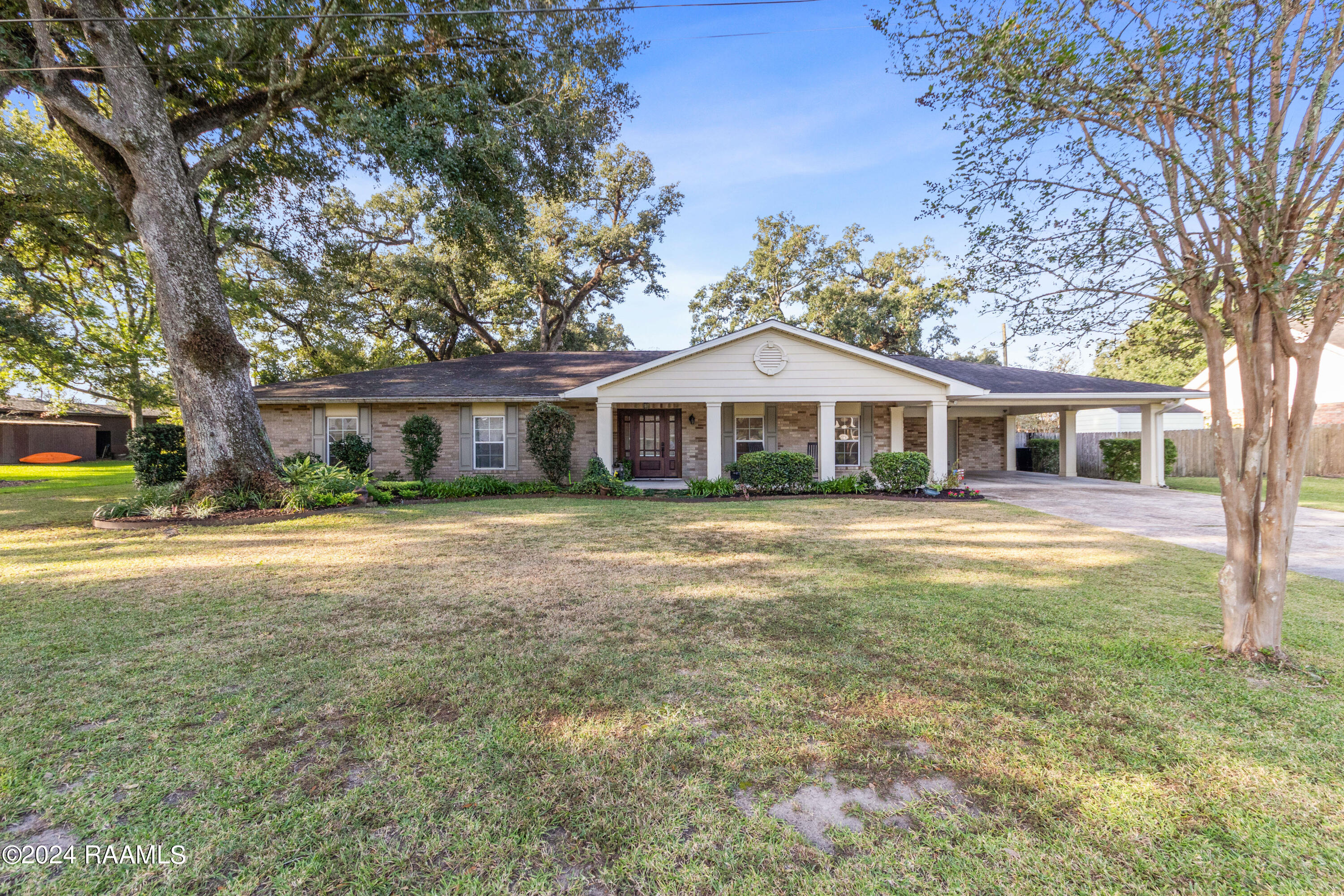 200 Sandager Avenue, For Sale in Jeanerette Zoocasa