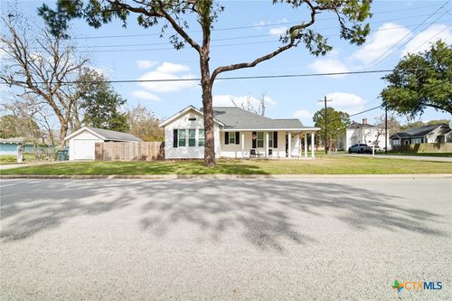 314 W Brackenridge St, Edna, TX, 77957-3516 | Card Image