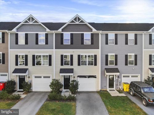 22 Snickers Ct, MARTINSBURG, WV, 25403-1694 | Card Image