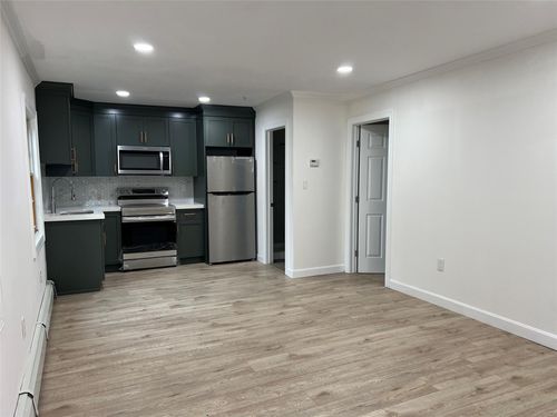 8 Washington Ave, Selden, NY, 11784-1770 | Card Image