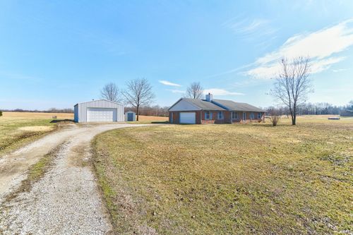 44 N Old Plank Rd, Boonville, IN, 47601-8439 | Card Image