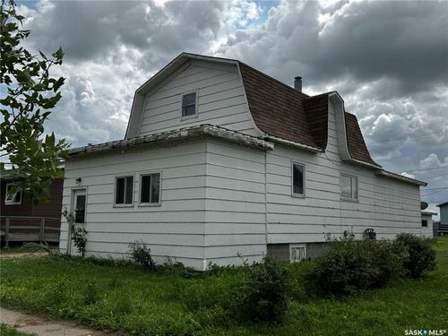 210 2nd Ave W, Nokomis, SK, S0G0B5 | Card Image