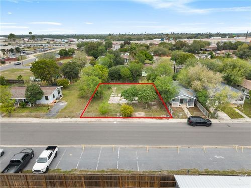 414 W Sixth St, La Feria, TX, 78559-5057 | Card Image