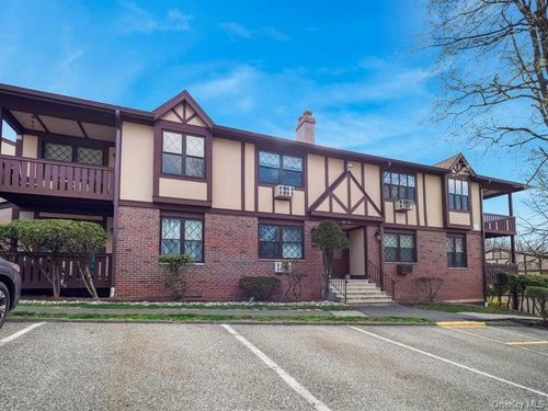 391 Sierra Vista Ln, Valley Cottage, NY, 10989-2707 | Card Image