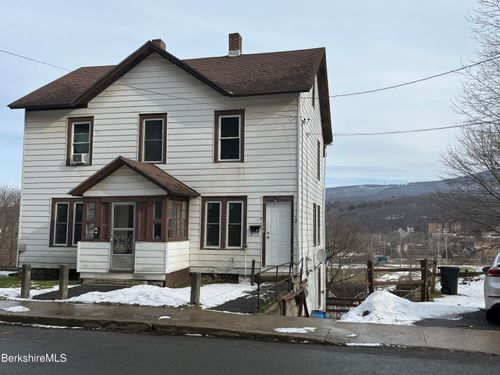 286 Walnut St, North Adams, MA, 01247-3744 | Card Image