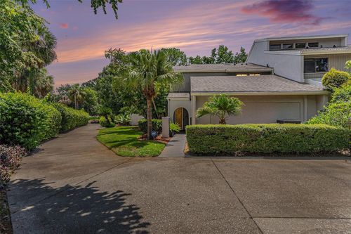 4202 Golf Club Ln, Tampa, FL, 33618-2728 | Card Image