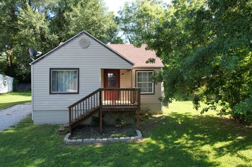 713 E Benton Ave, Ava, MO, 65608-5114 | Card Image