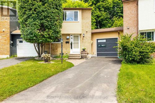 30 Berkshire Way, Nepean, ON, K2J2B2 | Card Image