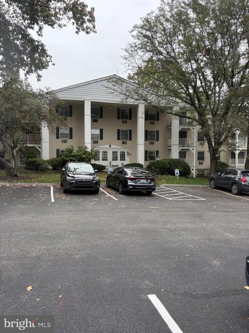 condo-250-250 Ridge Pike, LAFAYETTE HILL, PA, 19444 | Card Image