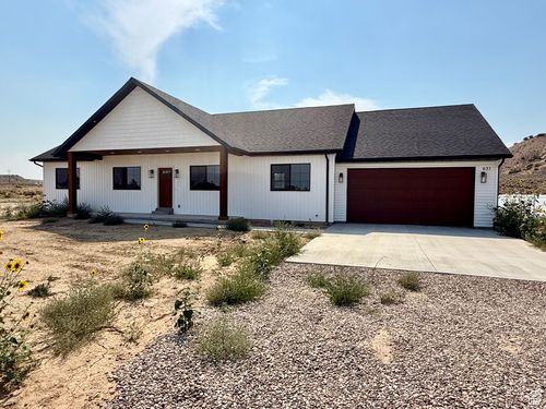631 N 4250 W, Vernal, UT, 84078-9809 | Card Image