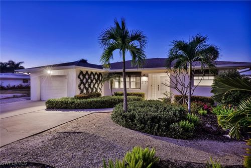 2737 Shoreview Dr, NAPLES, FL, 34112-5813 | Card Image