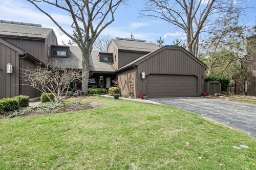 312 Woodview Rd, Lake Barrington, IL, 60010-1731 | Card Image