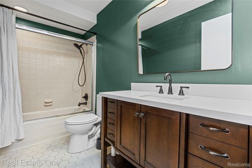 39058 Charbeneau St, Clinton Township, MI, 48036-3213 | Card Image