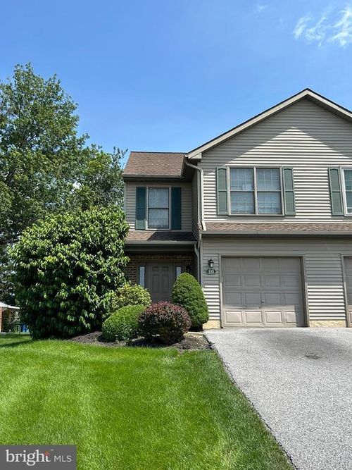 110 Oak Ridge Ln, Dallastown, PA, 17313-9310 | Card Image