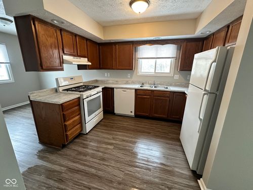 apt-c-88 Keran Manor Ct, Greenwood, IN, 46142-3408 | Card Image