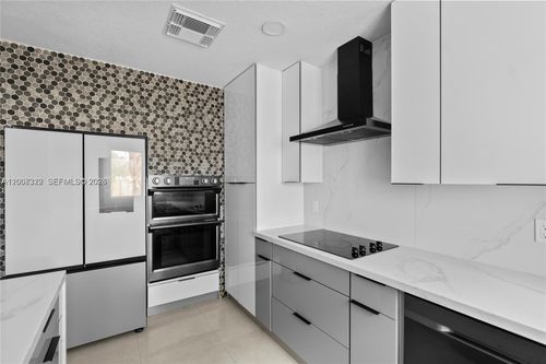 18172 Sw 108th Path, Miami, FL, 33157-9024 | Card Image