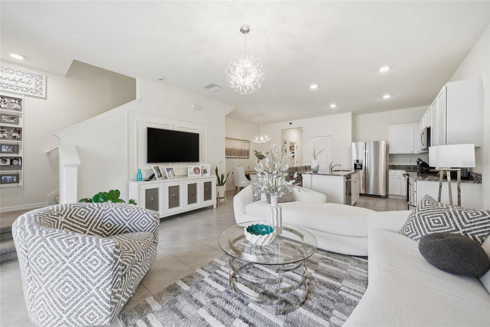 Residential Lease in WESLEY CHAPEL 2