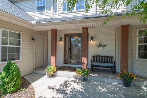 412 E Red Pine Circle, Dousman, WI, 53118 | Card Image