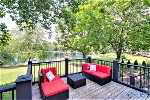 2916 Madrey Ln Se, Owens Cross Roads, AL, 35763-8428 | Card Image