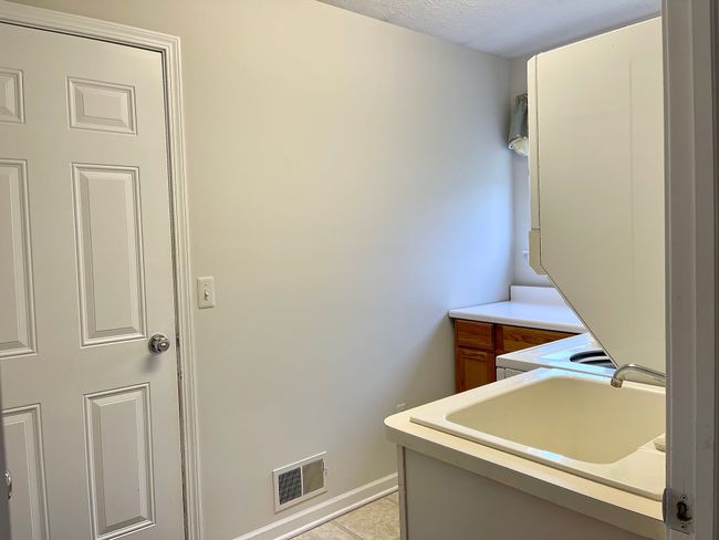 912 Spirea, Condo with 3 bedrooms, 3 bathrooms and null parking in Howell MI | Image 15