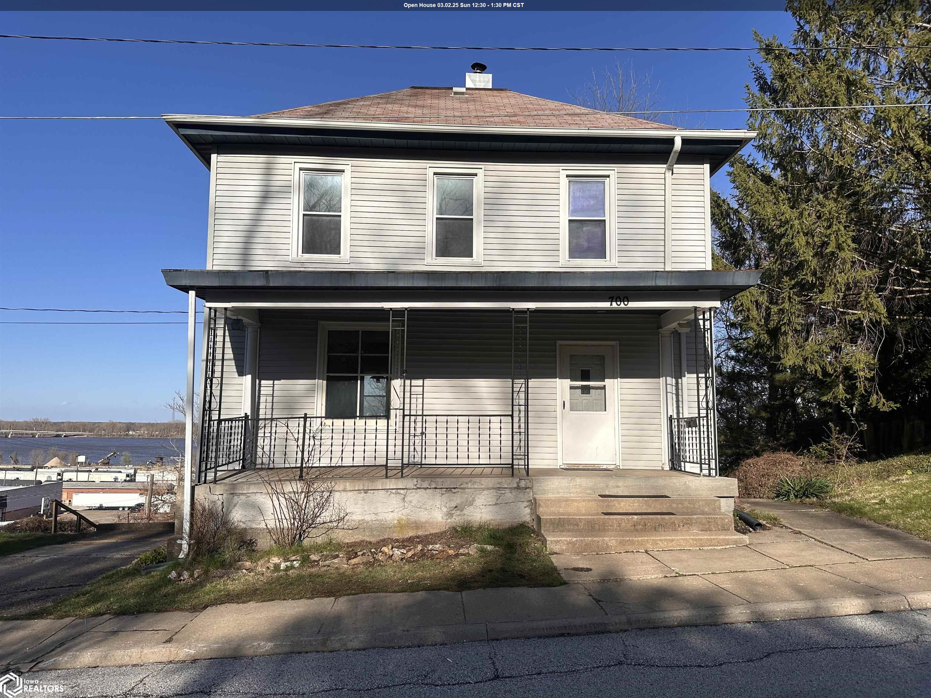 3rd St, Burlington, IA 52601