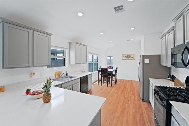 18471 Running Shadow Ct, House other with 4 bedrooms, 2 bathrooms and 2 parking in Hockley TX | Image 9