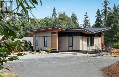 3555 Eagleview Dr, House other with 2 bedrooms, 3 bathrooms and 10 parking in Courtenay BC | Image 2