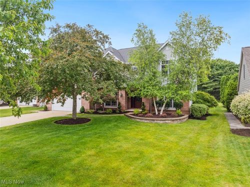 16892 Hampton Chase, Strongsville, OH, 44136 | Card Image