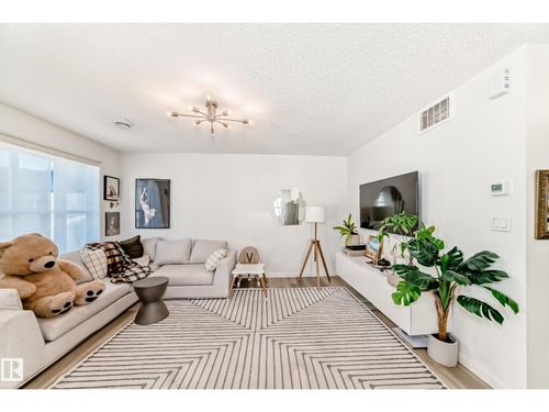 83-1203 163 St Sw, Edmonton, AB, T6W3X1 | Card Image