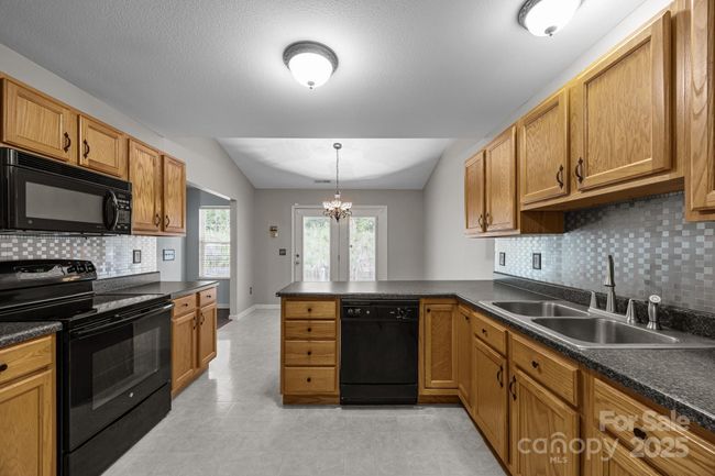 68 Wiltshire Cir, Condo with 2 bedrooms, 2 bathrooms and null parking in Fletcher NC | Image 16