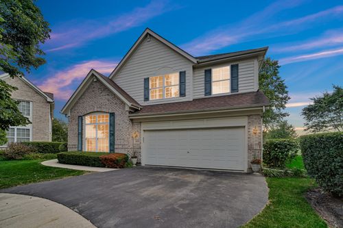 2033 Inverness Dr, Vernon Hills, IL, 60061-4530 | Card Image