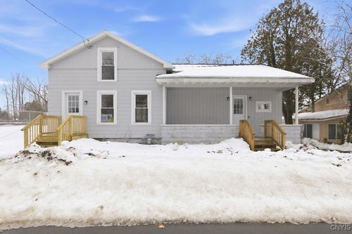 564 S 1st St, Fulton, NY, 13069-2928 | Card Image