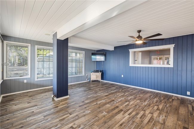 FIRST LEVEL GUEST STUDIO | Image 20
