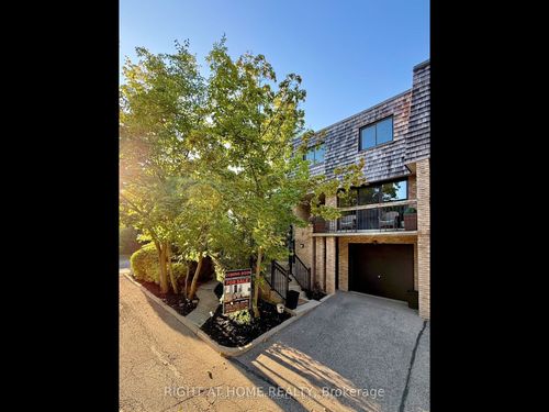 13-2 Wooded Carseway, North York, ON, M2R3H7 | Card Image