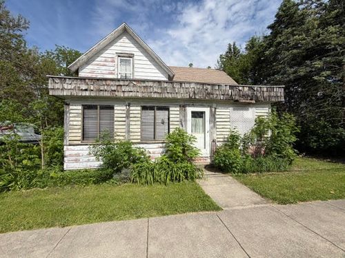 413 S Range St, Wolcott, IN, 47995-8110 | Card Image