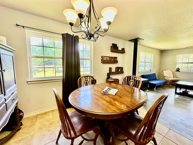 725 Cr 4364, House other with 3 bedrooms, 2 bathrooms and null parking in Spurger TX | Image 16