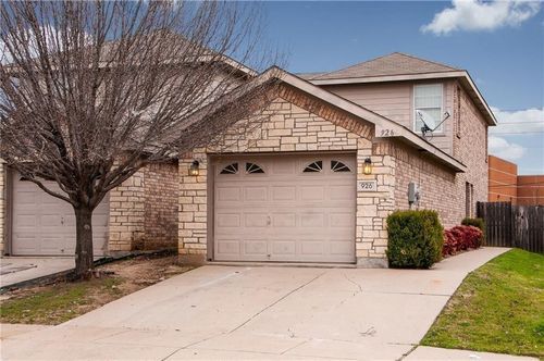 926 Walnut St, Burleson, TX, 76028-8416 | Card Image