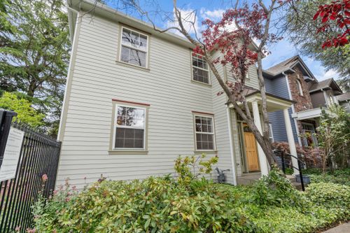 820 Park St, Ashland, OR, 97520-2553 | Card Image