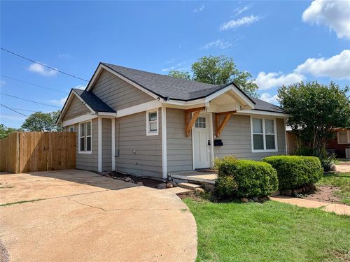 211 W Corbin Ave, Altus, OK, 73521-3047 | Card Image