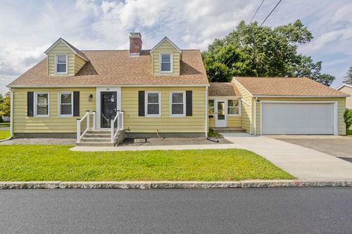 28 Glenwood St, Chicopee, MA, 01013-3453 | Card Image