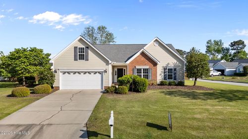 102 Blackheath Dr, New Bern, NC, 28560-8947 | Card Image