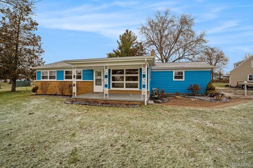 4477 Briar Ln, Burton, MI, 48509-1226 | Card Image