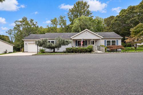 245-1407 Middle Rd, Calverton, NY, 11933-1470 | Card Image