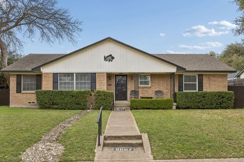 9007 Sweetwater Dr, Dallas, TX, 75228-5152 | Card Image